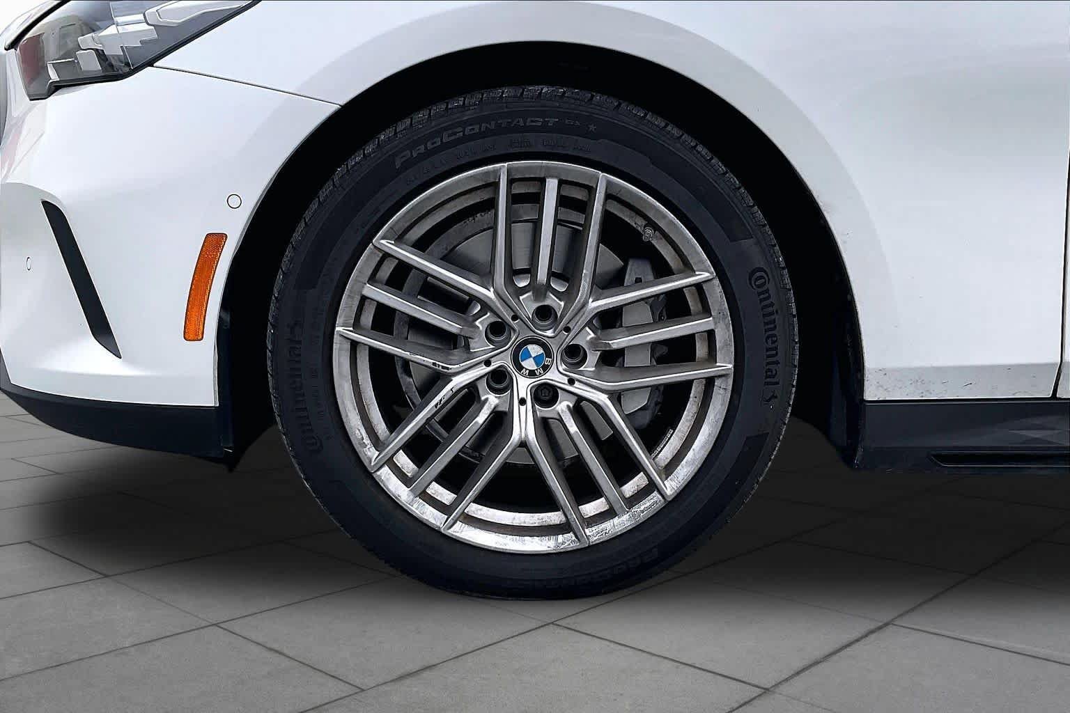 Used 2025 BMW 530i xDrive AWD/4WD image 10