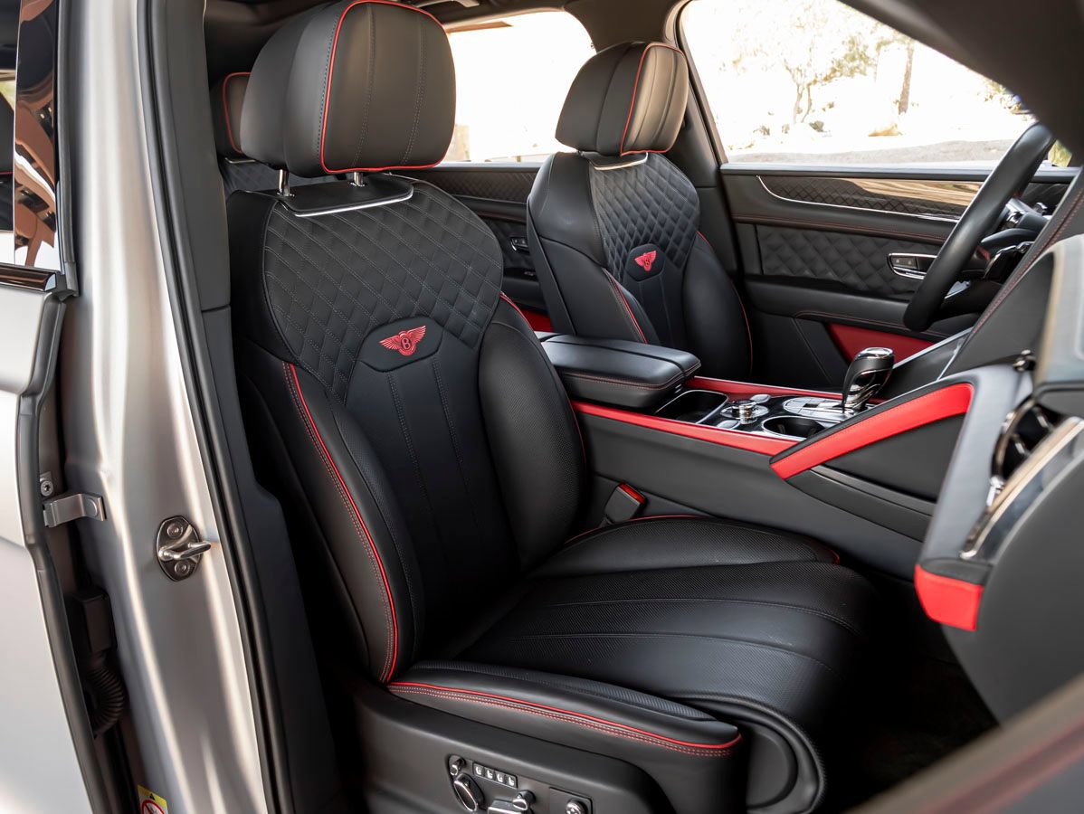 Certified 2025 Bentley Bentayga AWD/4WD image 36