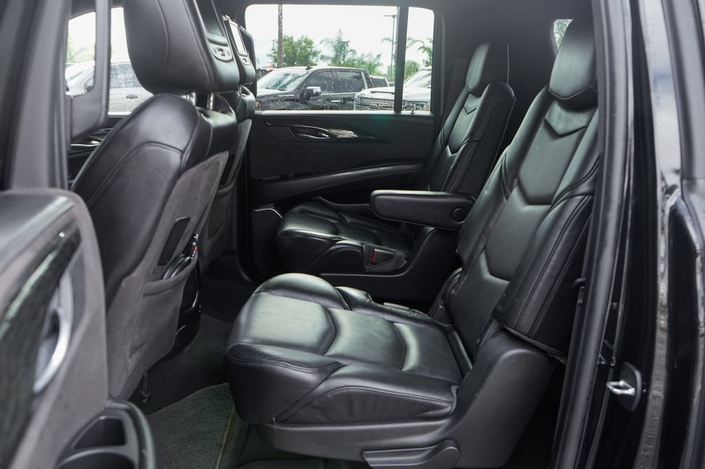 Used 2016 Cadillac Escalade ESV Platinum AWD/4WD image 40