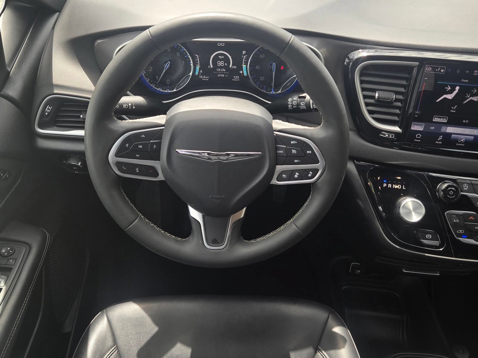 Used 2025 Chrysler Pacifica Select FWD image 14