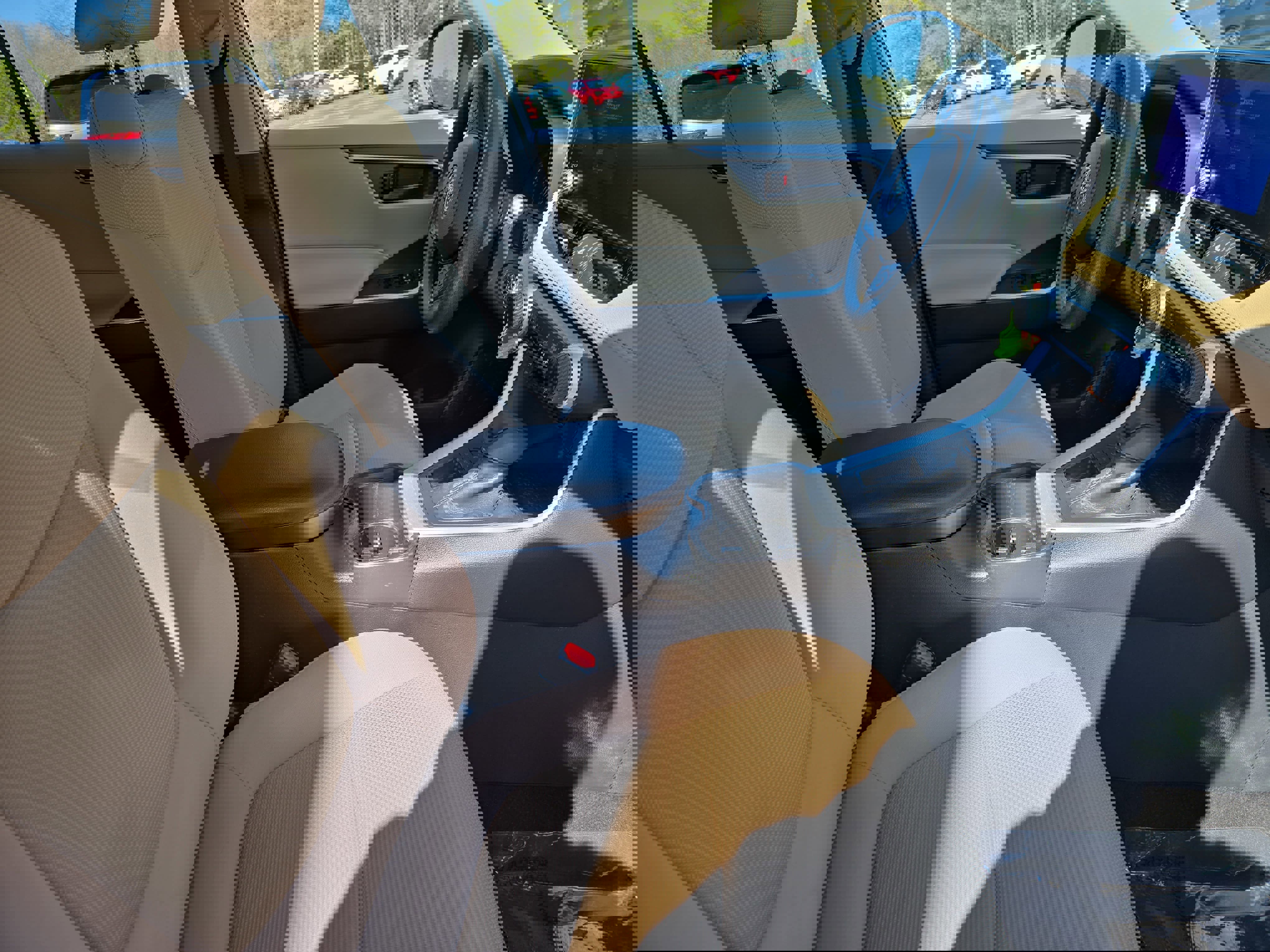 Used 2023 Toyota RAV4 LE image 10