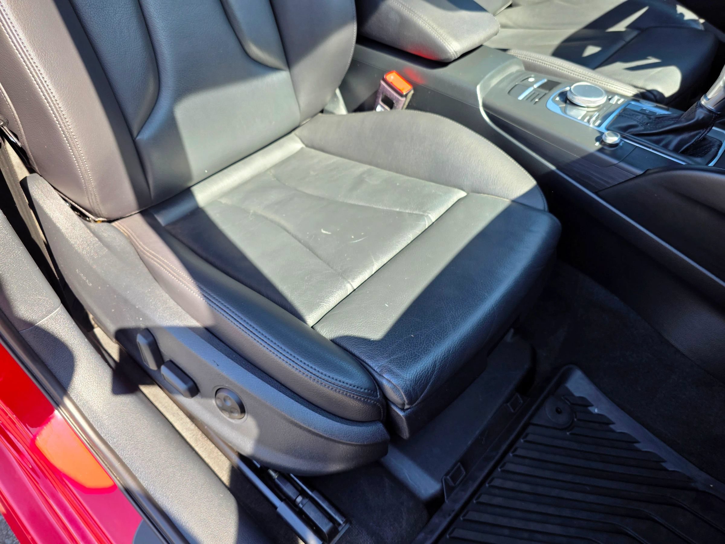 Used 2017 Audi A3 e-tron Premium Plus w/ Technology Package FWD image 35