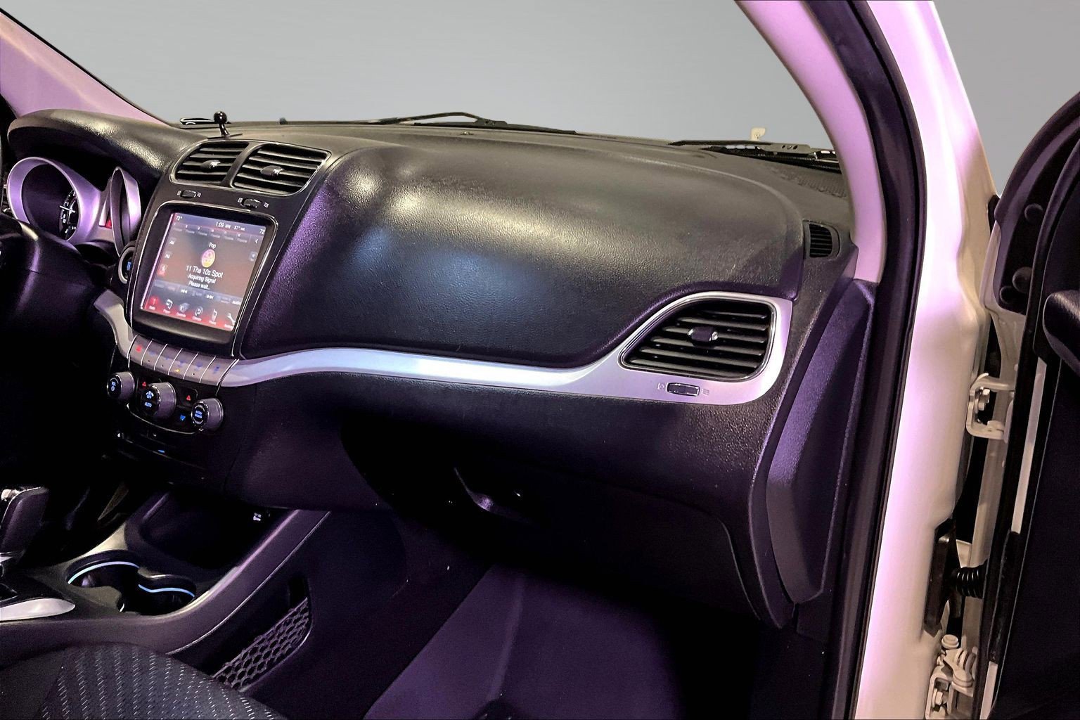 Used 2019 Dodge Journey SE FWD image 25