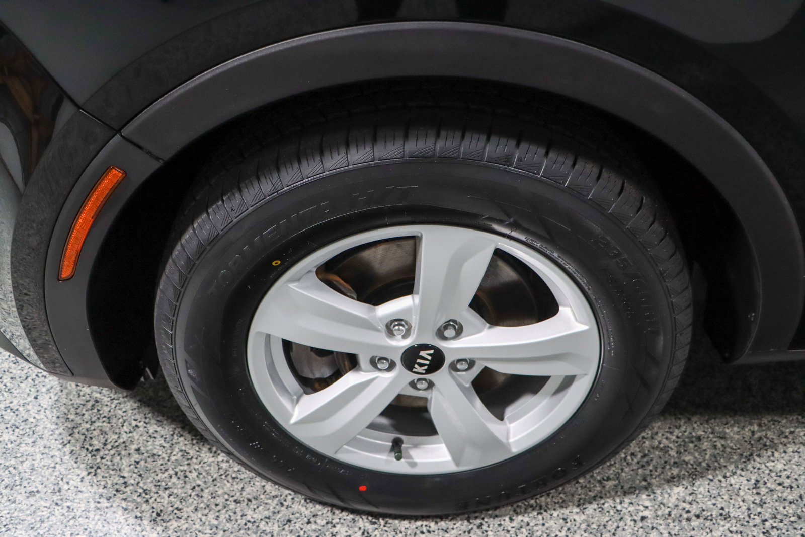 Used 2021 Kia Sorento LX image 11