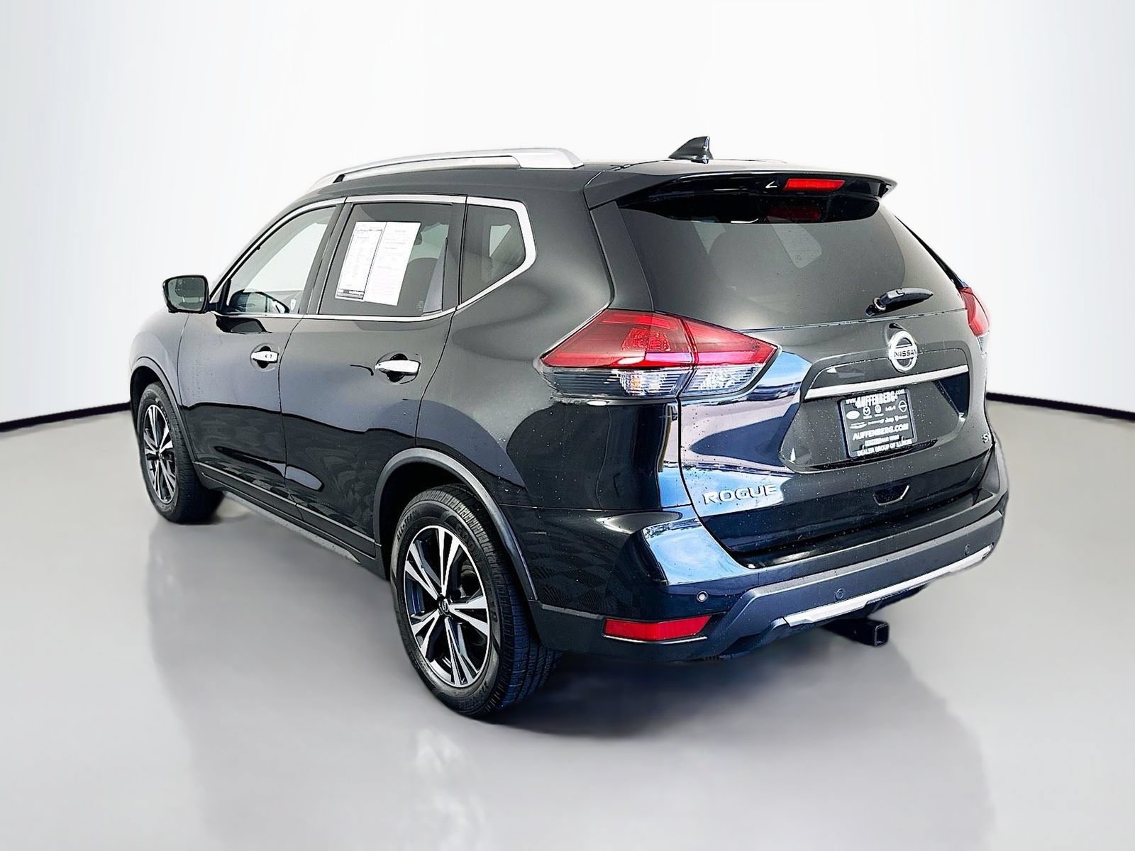Used 2020 Nissan Rogue SV w/ Premium Package FWD image 5