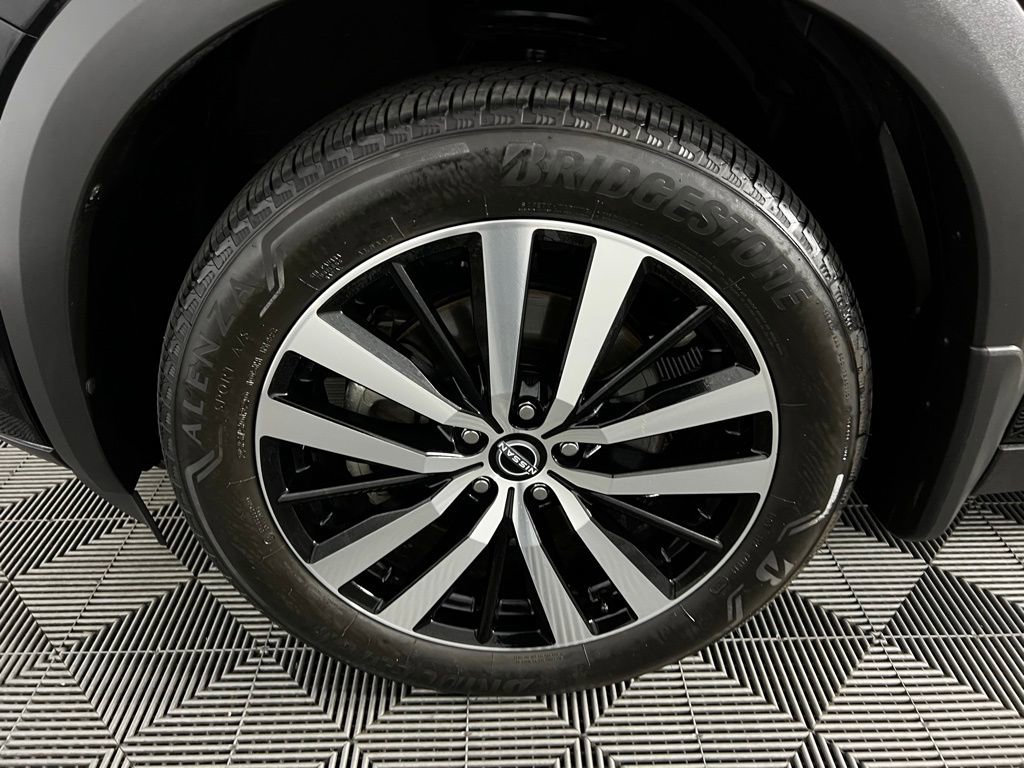 Used 2024 Nissan Pathfinder Platinum image 12