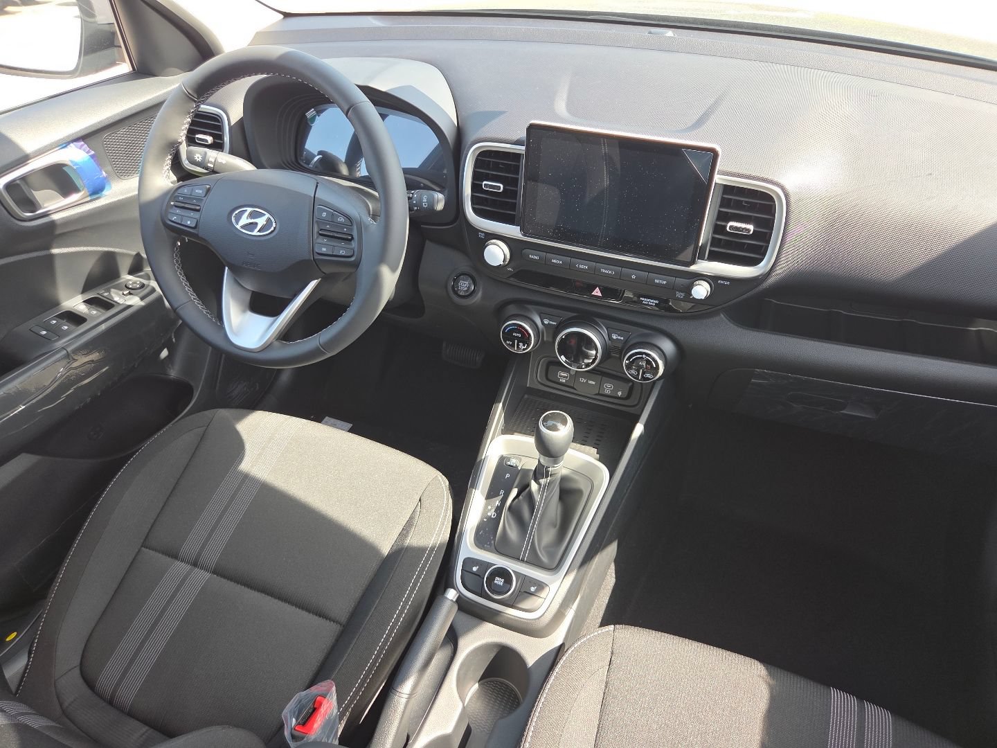 New 2026 Hyundai Venue SEL FWD image 25