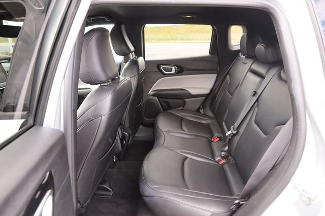 Used 2025 Jeep Compass Limited AWD/4WD image 9