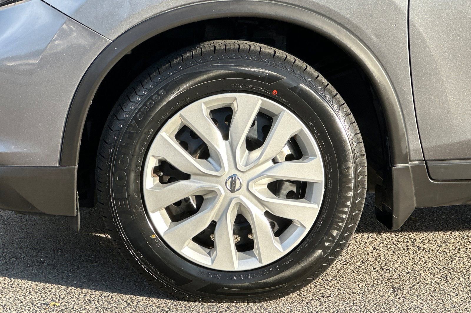 Used 2020 Nissan Rogue S image 30