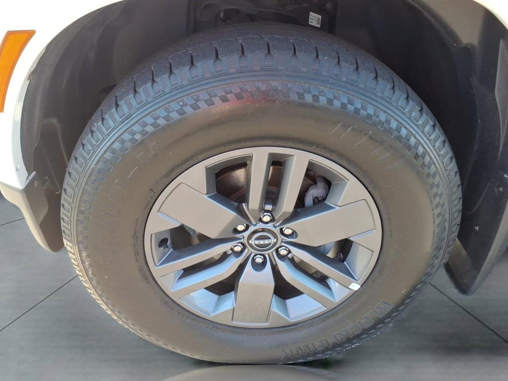 Used 2022 Nissan Frontier SV image 9