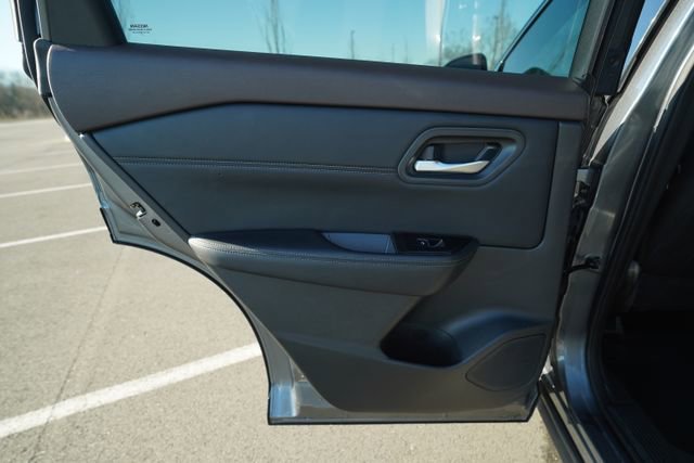 Used 2023 Nissan Rogue SL image 17