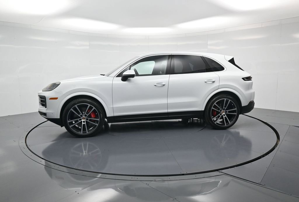 New 2026 Porsche Cayenne S image 2