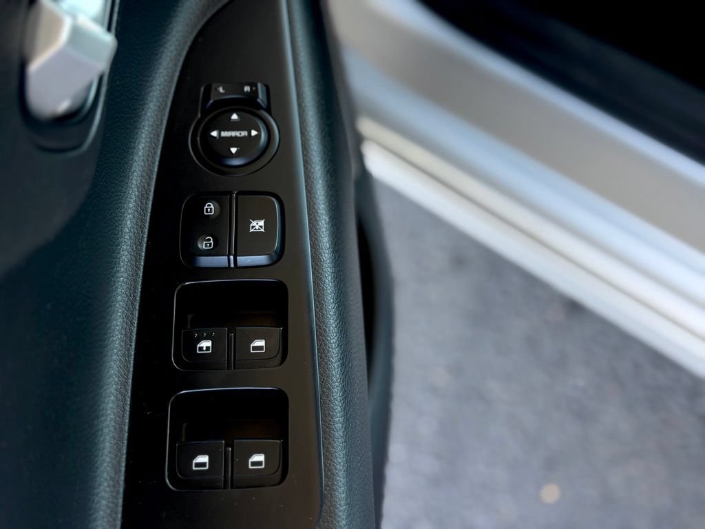 Used 2018 Kia Rio S FWD image 41