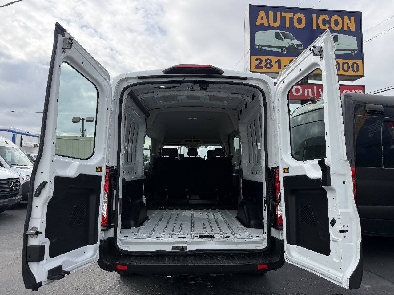 Used 2020 Ford Transit 250 Medium Roof RWD image 8