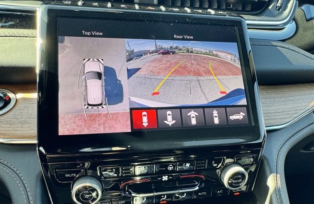 New 2025 Jeep Grand Cherokee Summit image 18