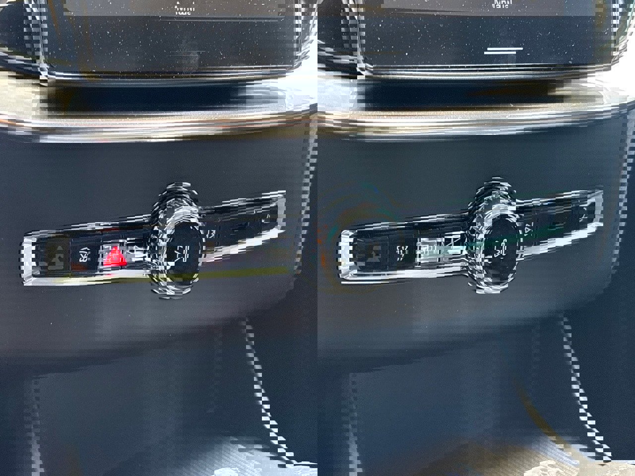 New 2026 Volvo XC90 B5 Ultra w/ Protection Package Premier image 15