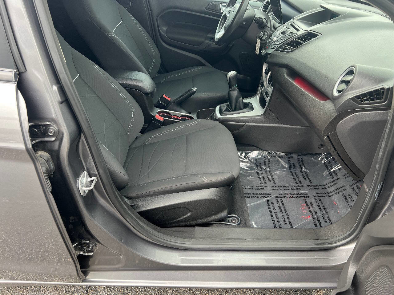 Used 2014 Ford Fiesta SE FWD image 24