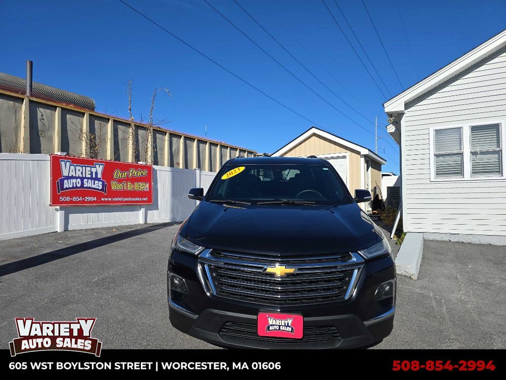 Used 2023 Chevrolet Traverse LT