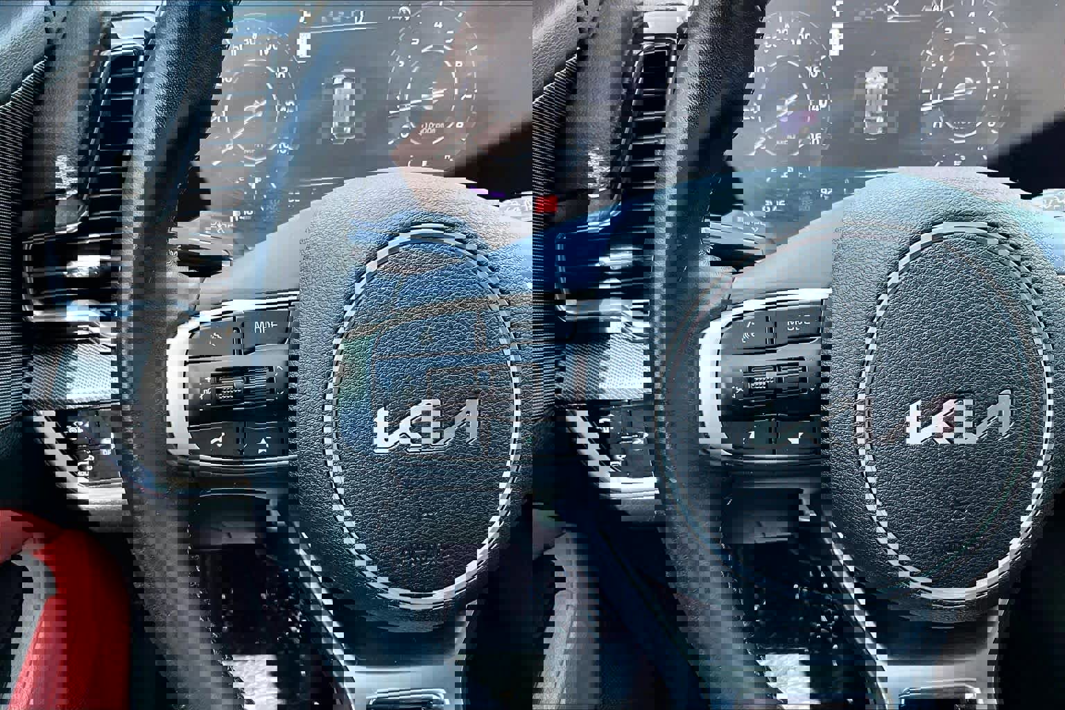 Used 2023 Kia Sportage SX image 24