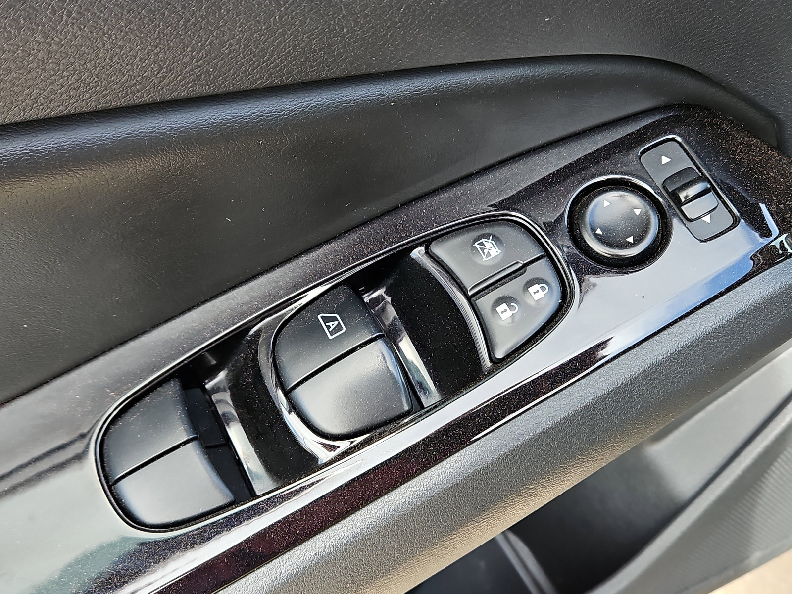 Used 2023 Nissan Altima 2.5 SV image 11