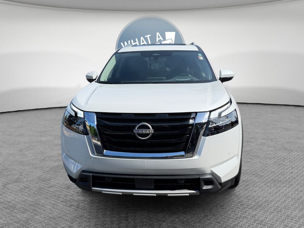 Used 2025 Nissan Pathfinder Platinum AWD/4WD image 9
