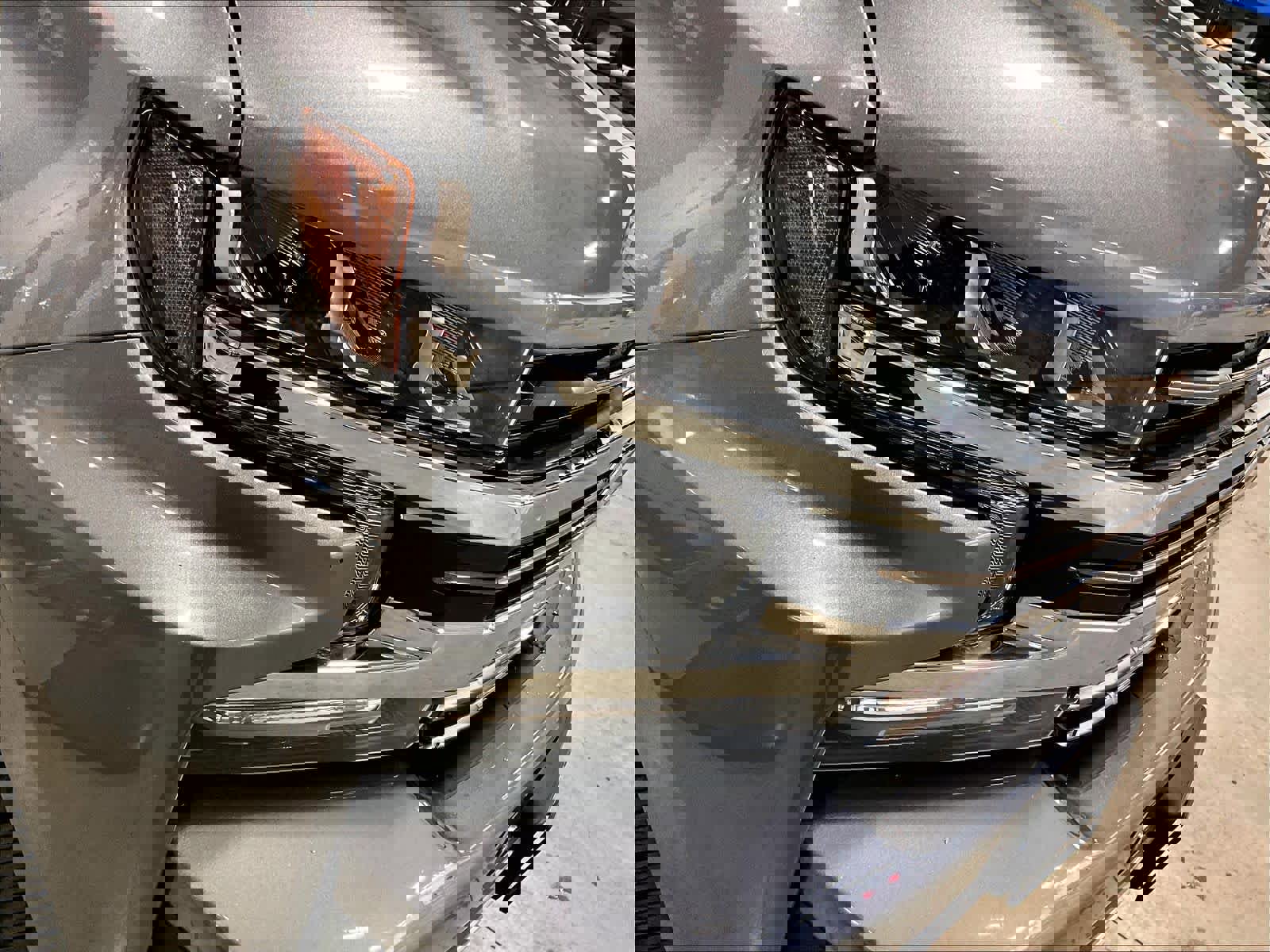 Used 2022 Chevrolet Silverado 1500 High Country w/ Technology Package AWD/4WD image 34