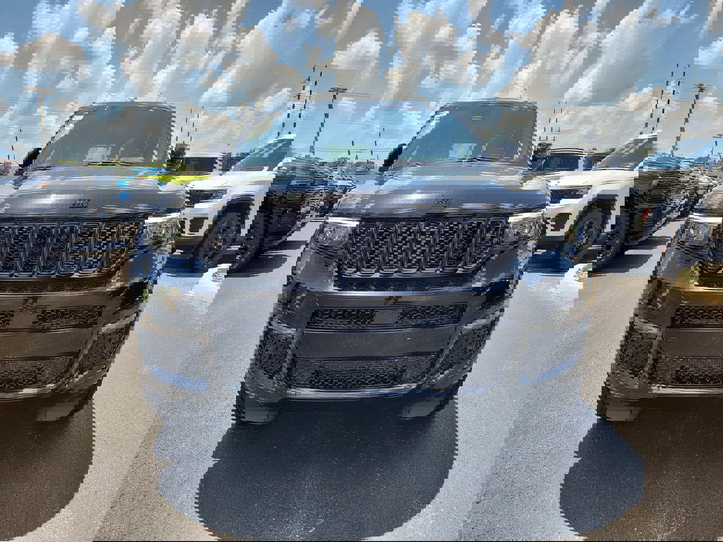 New 2025 Jeep Grand Cherokee L Summit image 3