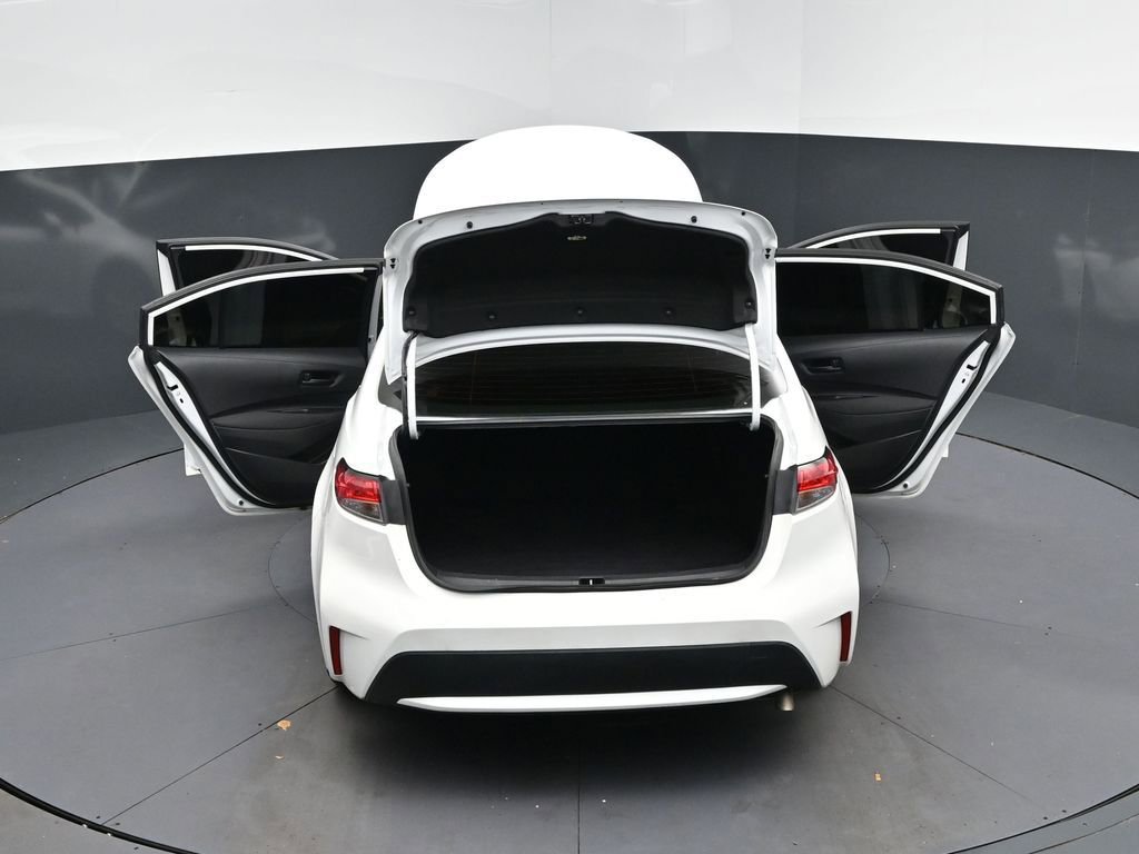 Used 2022 Toyota Corolla LE FWD image 49