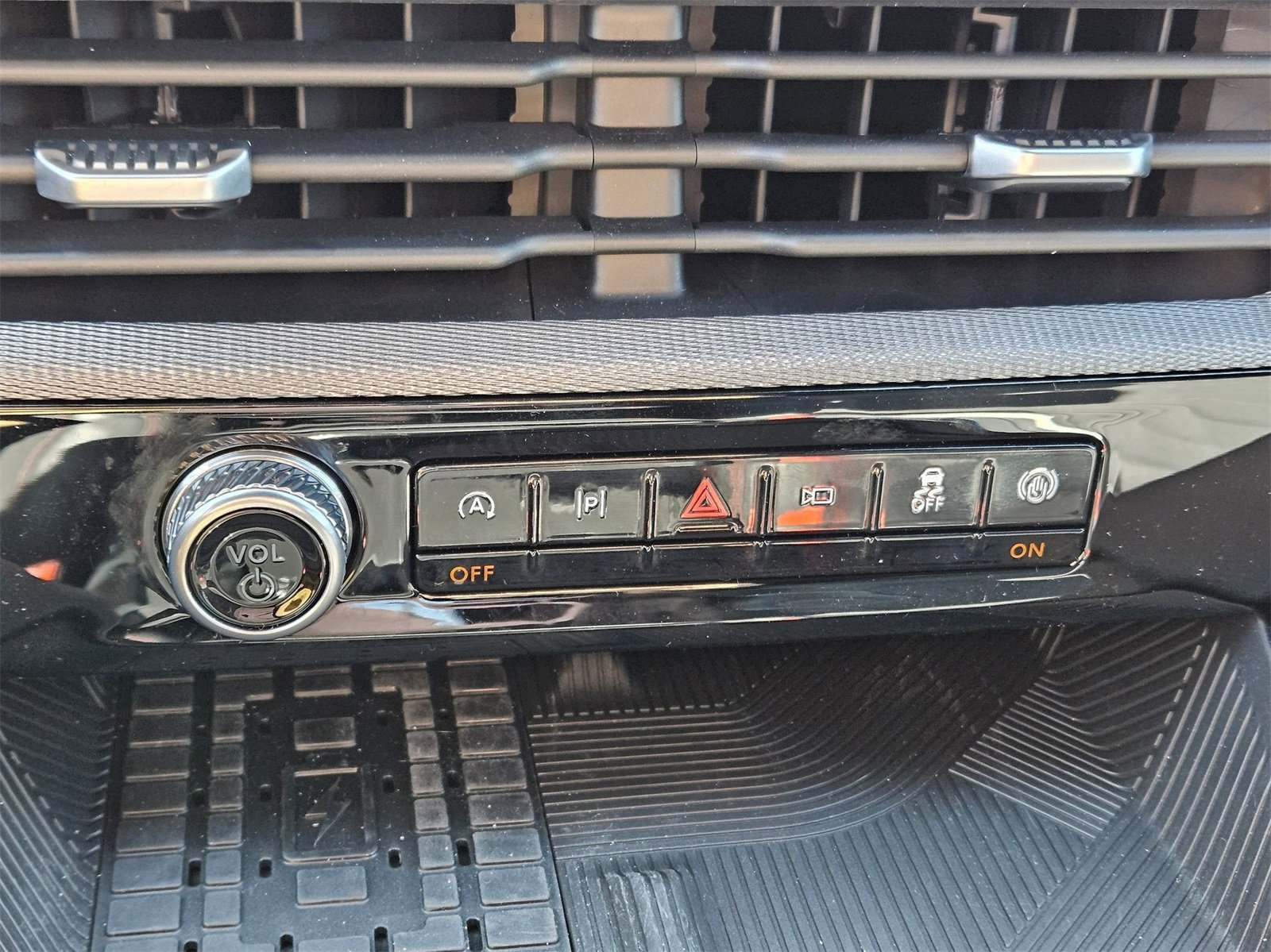 New 2025 Ford Explorer ST-Line w/ Premium Package image 21