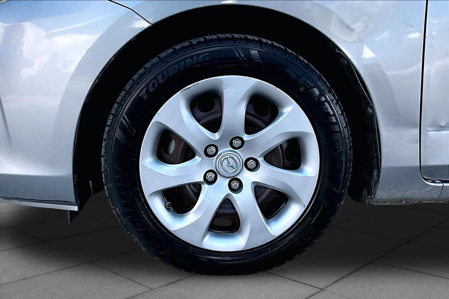 Used 2013 MAZDA MAZDA3 i Sport FWD image 11