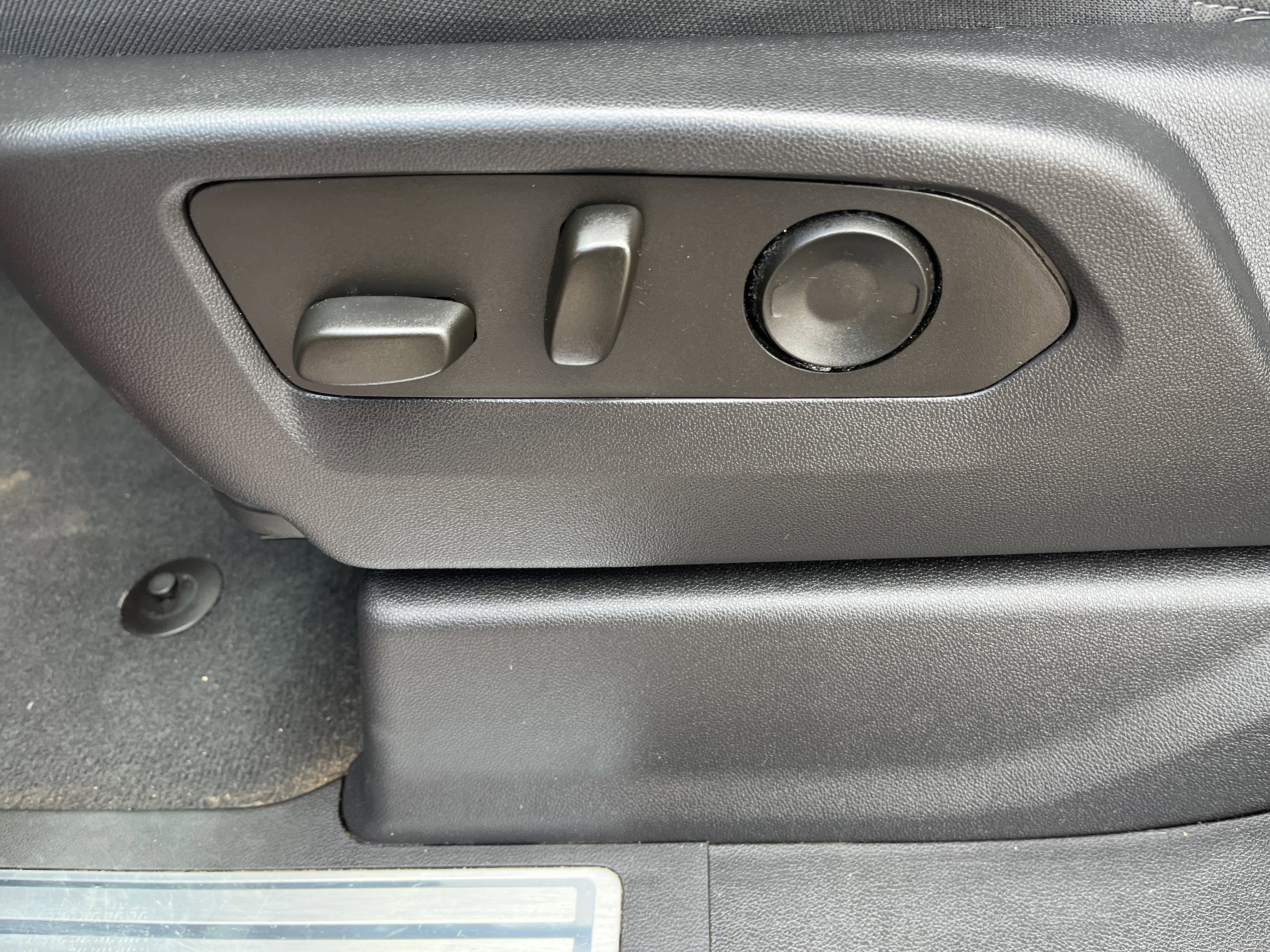 Used 2022 Chevrolet Silverado 1500 LT AWD/4WD image 11