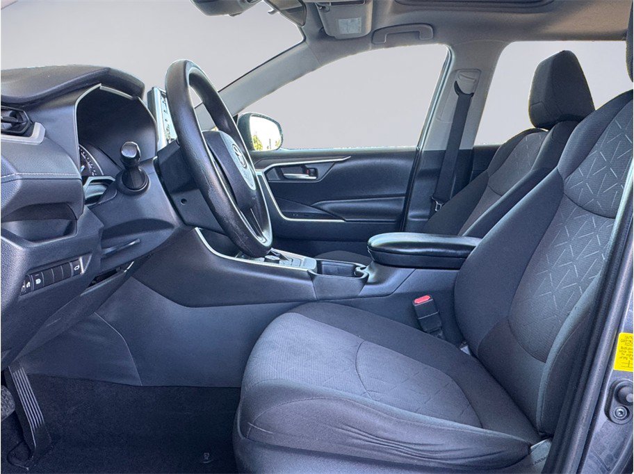 Used 2019 Toyota RAV4 XLE AWD/4WD image 10