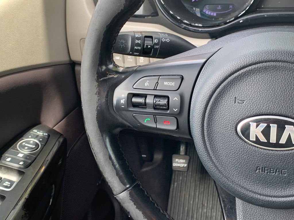Used 2015 Kia Sedona SX Limited w/ SXL Technology Package FWD image 14