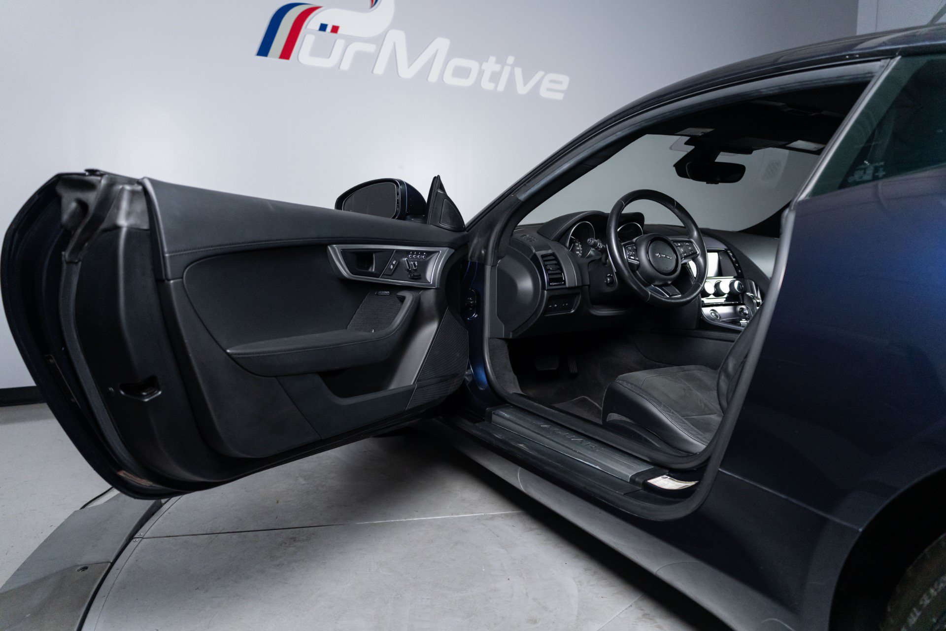 Used 2018 Jaguar F-TYPE Coupe RWD image 42