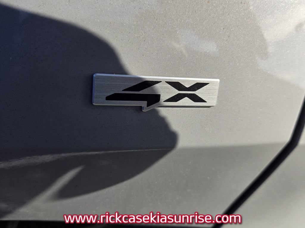 Used 2024 Kia Sportage SX AWD/4WD image 11