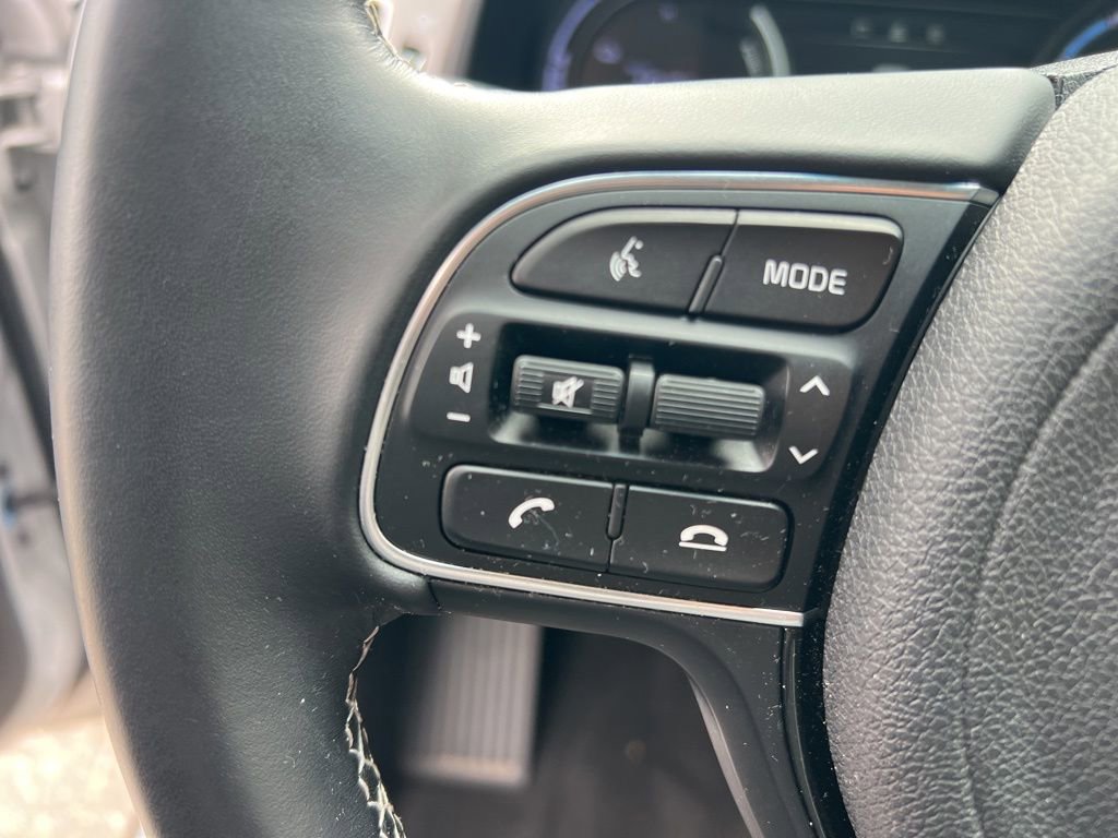 Used 2019 Kia Niro EX w/ Cold Weather Package 2.0 image 14