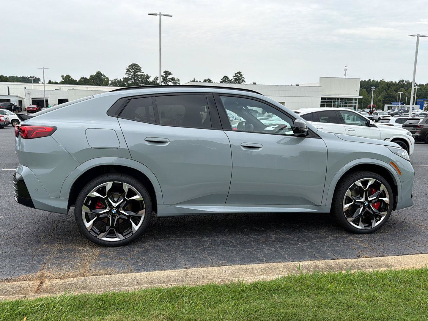 New 2026 BMW X2 xDrive28i w/ Technology Package AWD/4WD image 7