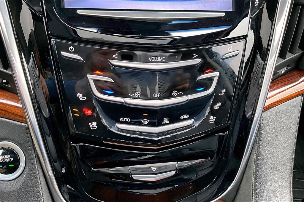 Used 2015 Cadillac Escalade ESV Premium image 30