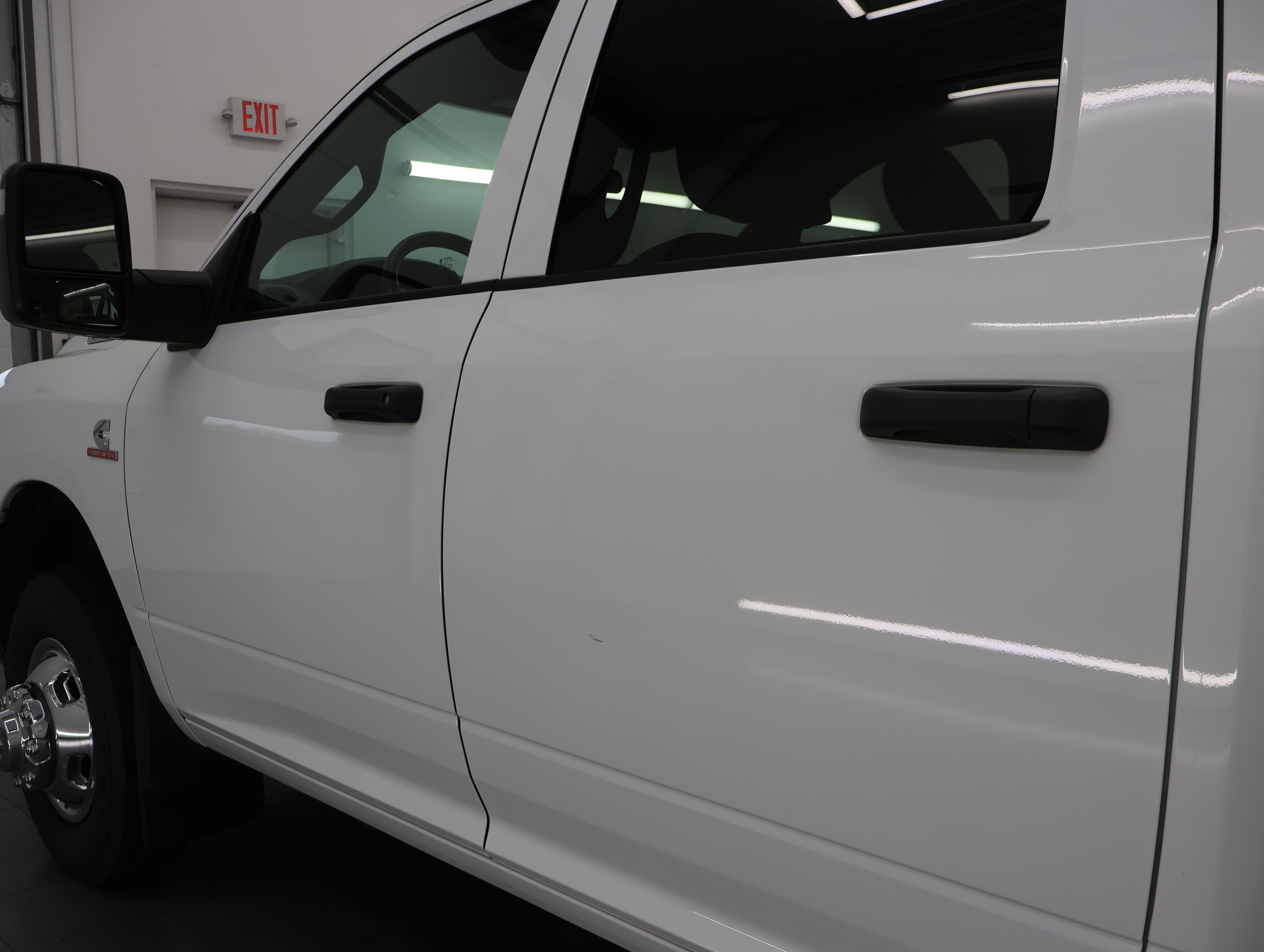 Used 2024 RAM 3500 Tradesman w/ Chrome Appearance Group AWD/4WD image 33