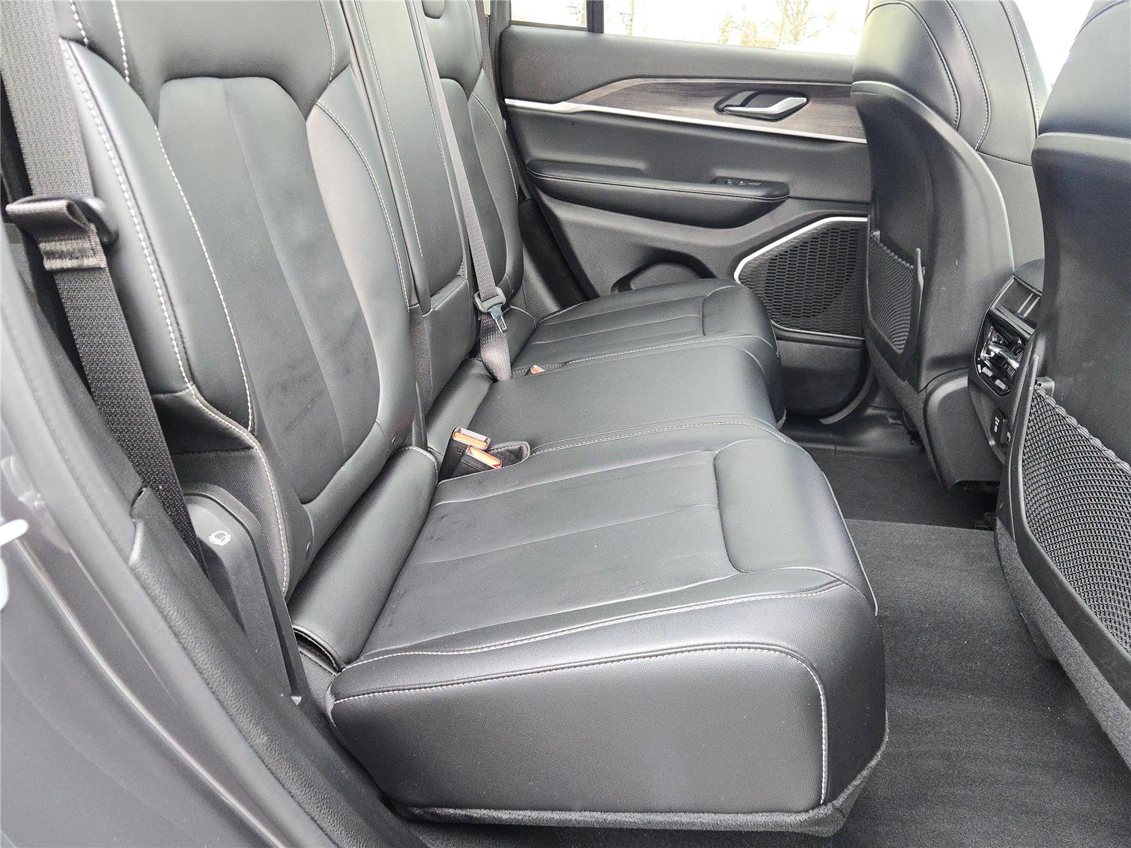 Certified 2022 Jeep Grand Cherokee Limited image 11