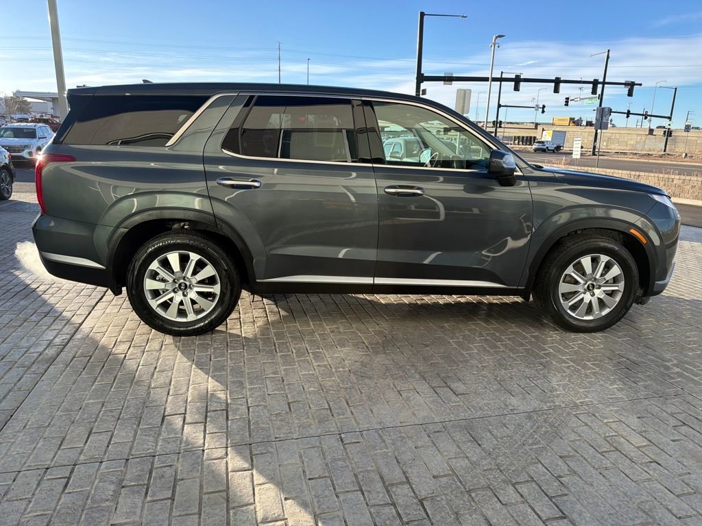 Used 2023 Hyundai Palisade SE image 6