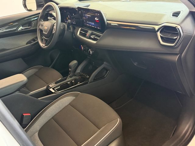 Used 2024 Chevrolet TrailBlazer LS w/ LS Convenience Package AWD/4WD image 15