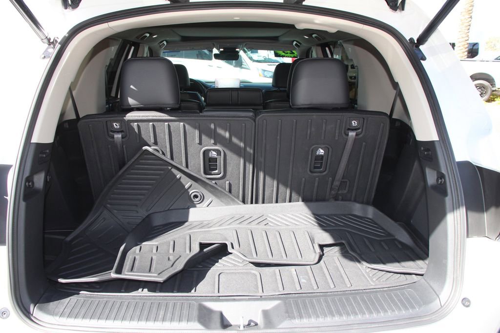 Used 2025 Honda Pilot Touring image 24