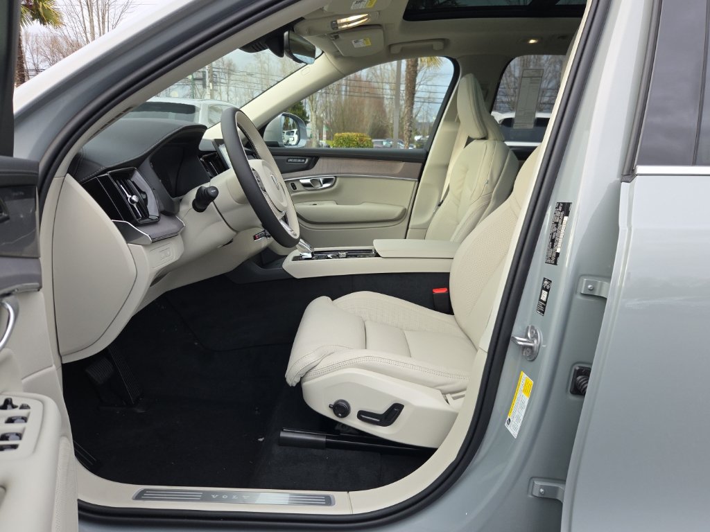 New 2026 Volvo XC90 T8 Ultra w/ Protection Package Premier AWD/4WD image 4