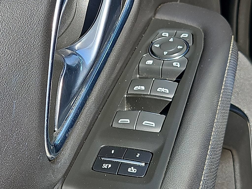 Used 2022 Chevrolet Suburban Premier RWD image 13