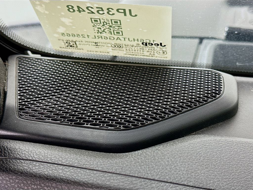 Certified 2024 Jeep Gladiator Sport image 28