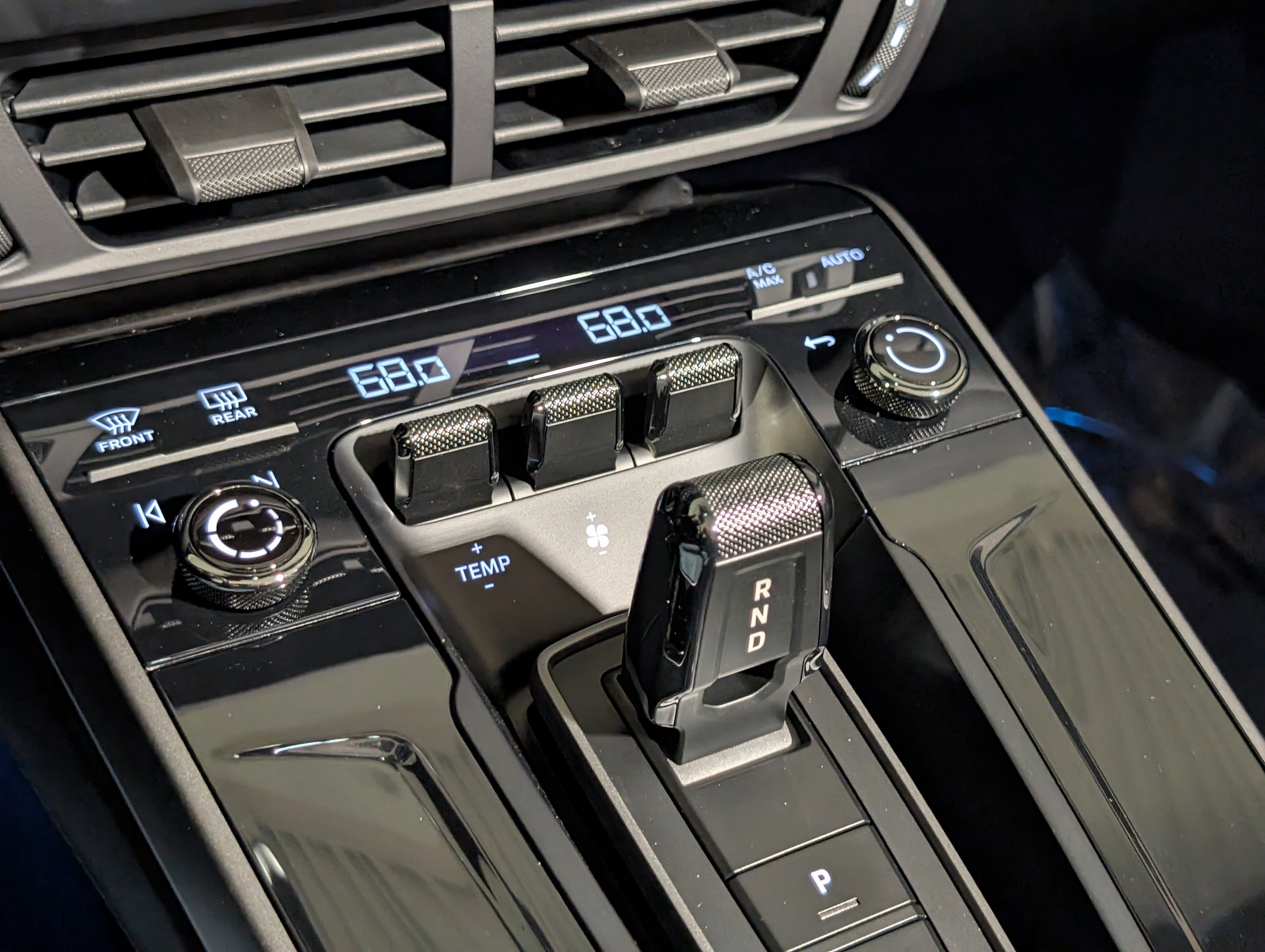 Certified 2025 Porsche 911 Carrera image 43