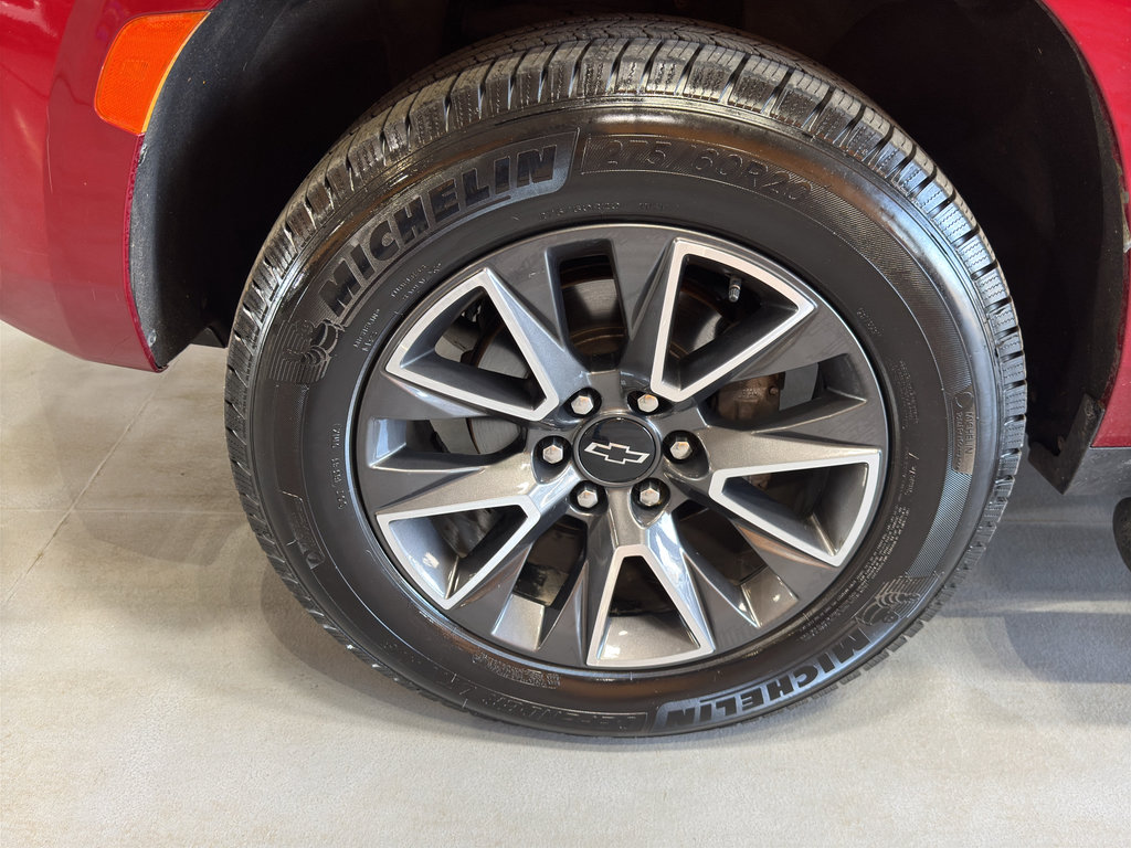 Used 2021 Chevrolet Suburban Z71 image 12