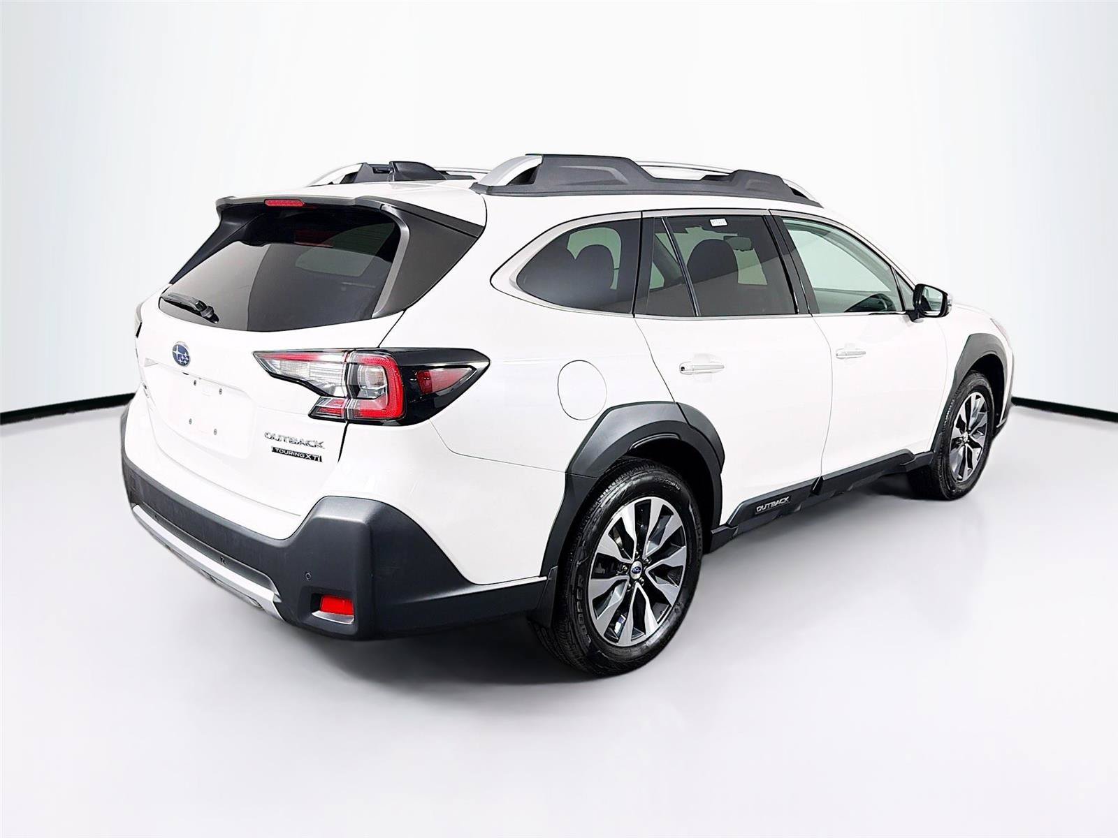 Used 2023 Subaru Outback Touring XT AWD/4WD image 11