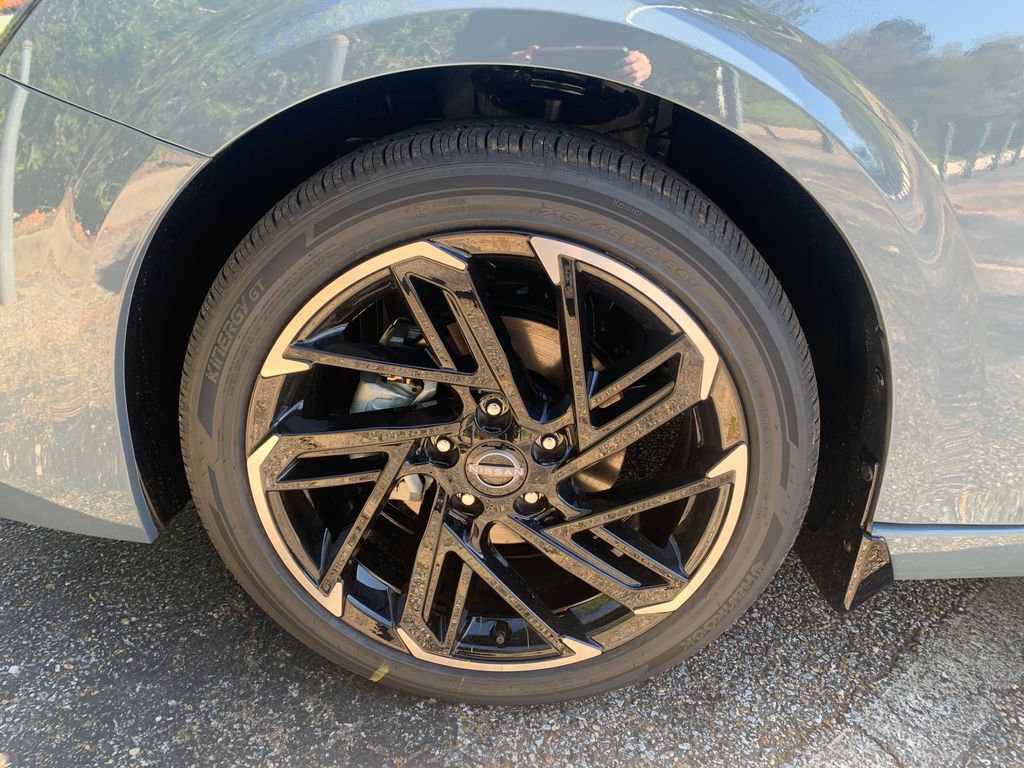 New 2026 Nissan Sentra SR w/ Floor Mat Package FWD image 6